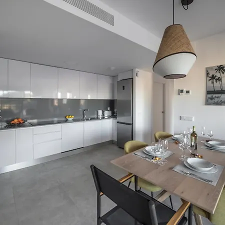 In With Sea View, Ac, Pool Apartment