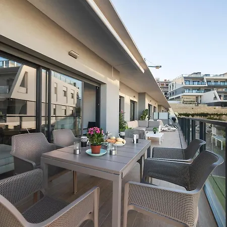 In With Sea View, Ac, Pool Апартаменты